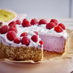 Vegan yoghurt-frambozen cheesecake zonder oven