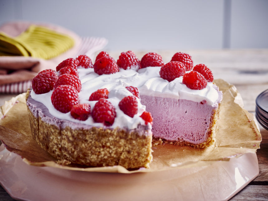 Vegan yoghurt-frambozen cheesecake zonder oven door Sofie Dumont